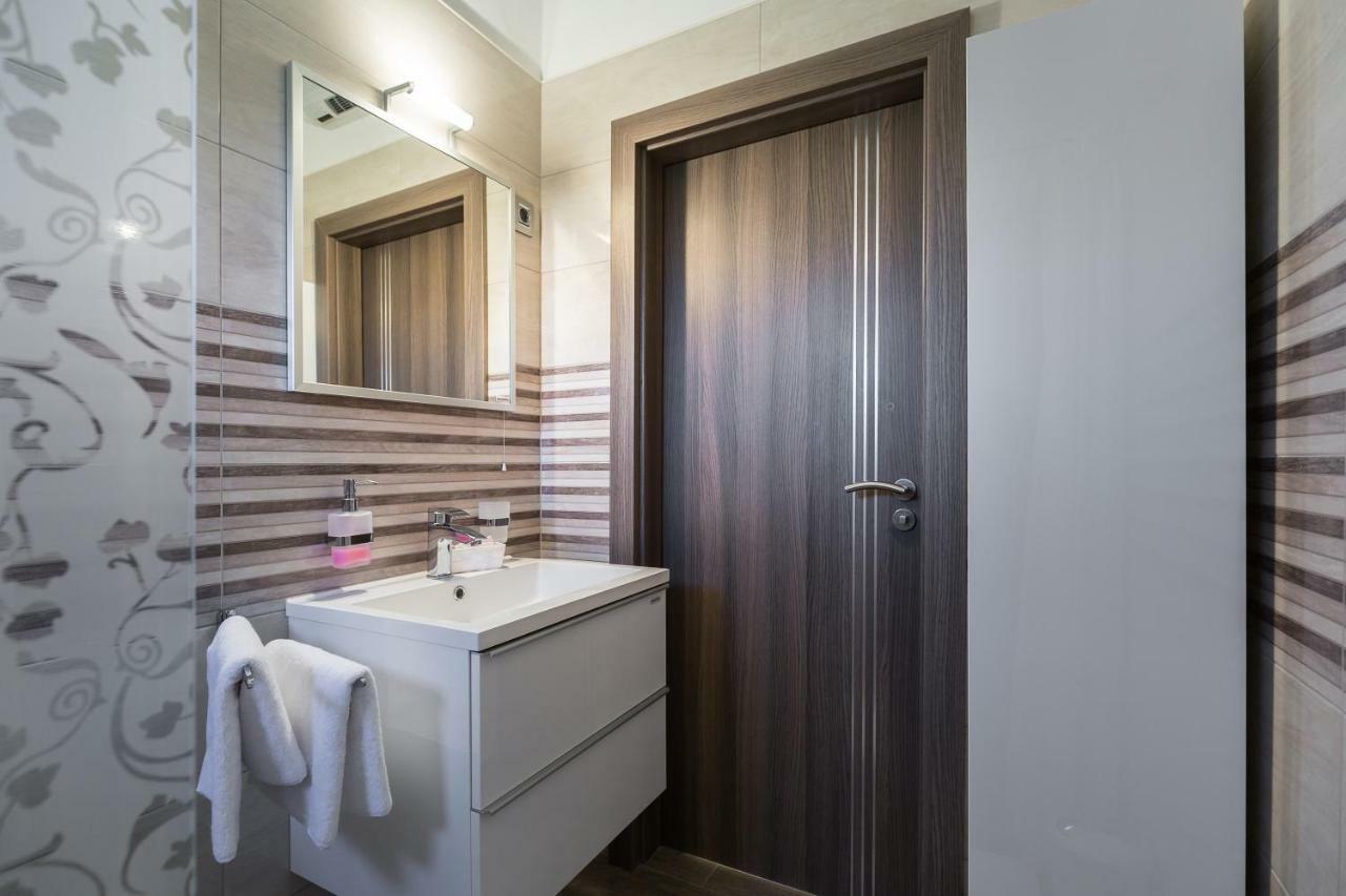 Modern And Spacious Apartment Bibinje Exterior foto